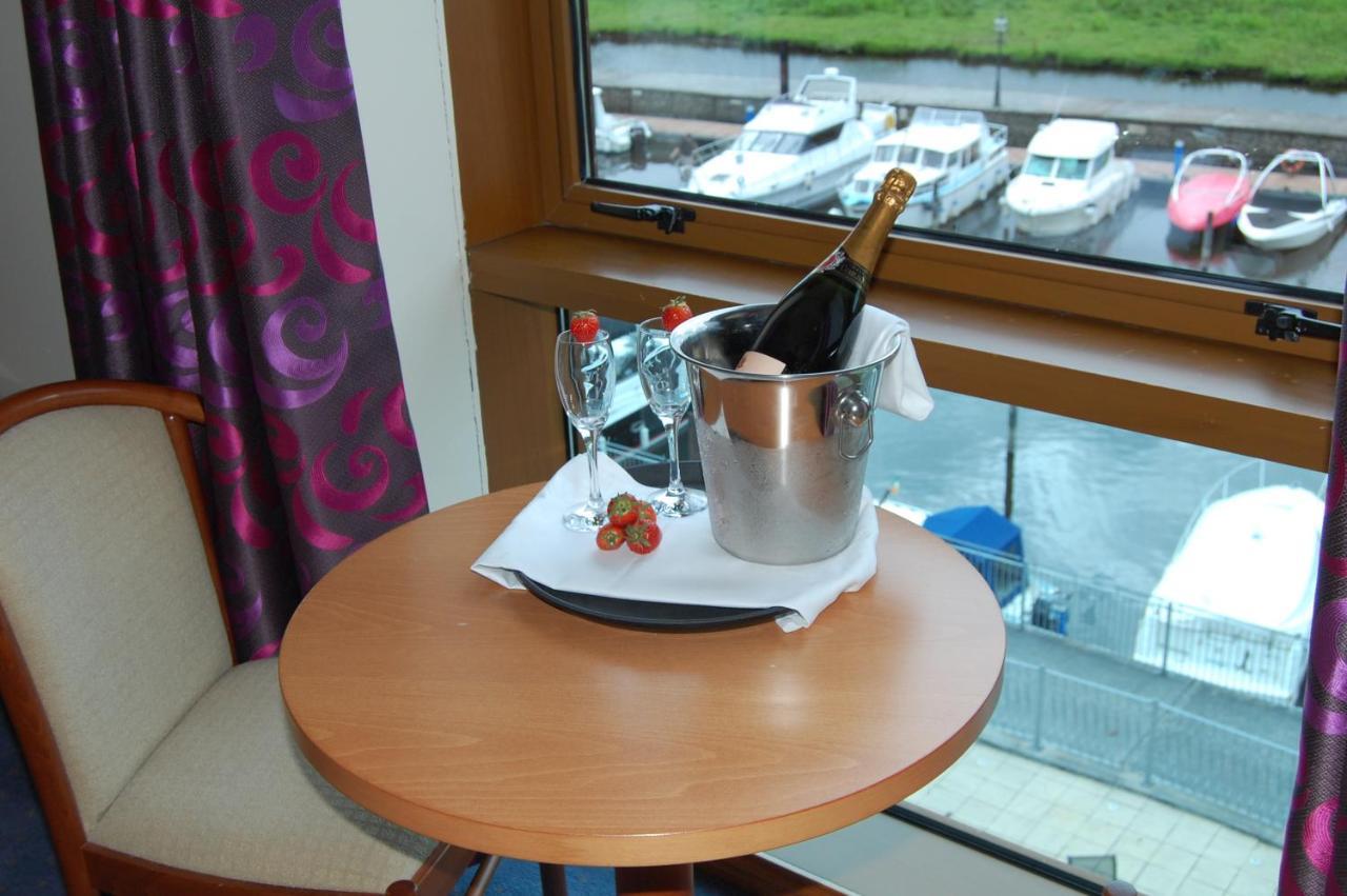 Leitrim Marina Hotel Carrick on Shannon Екстериор снимка