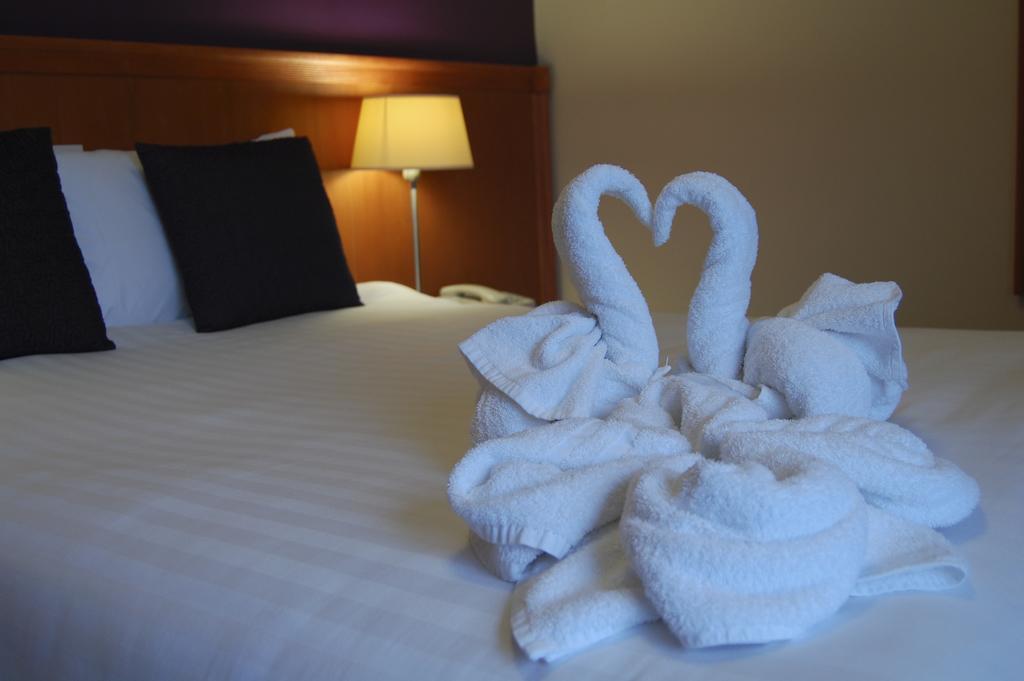 Leitrim Marina Hotel Carrick on Shannon Екстериор снимка