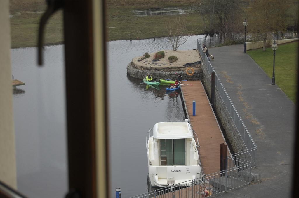 Leitrim Marina Hotel Carrick on Shannon Екстериор снимка