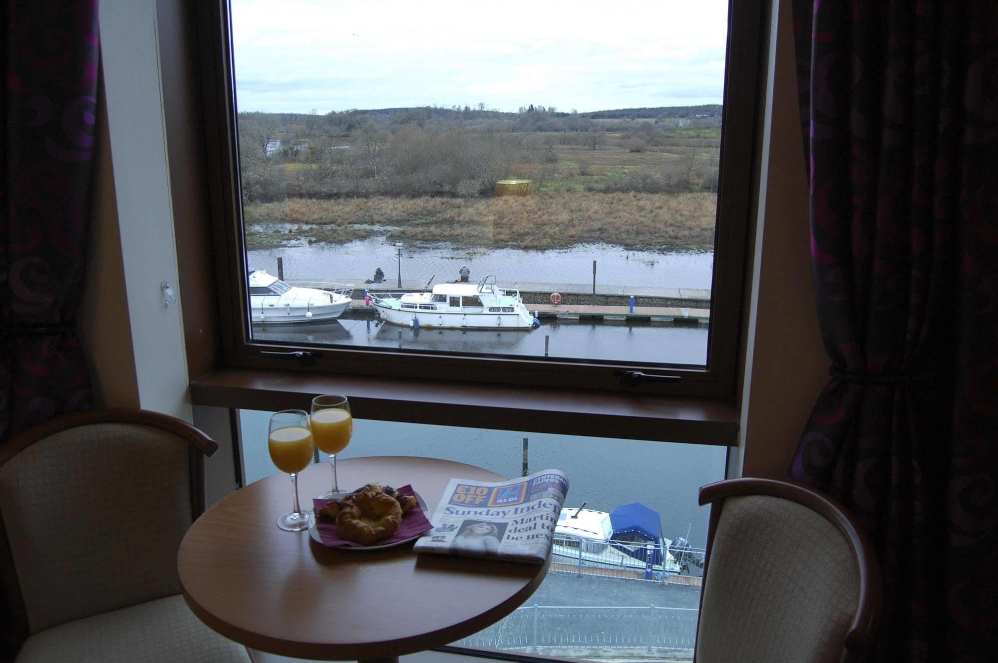 Leitrim Marina Hotel Carrick on Shannon Екстериор снимка